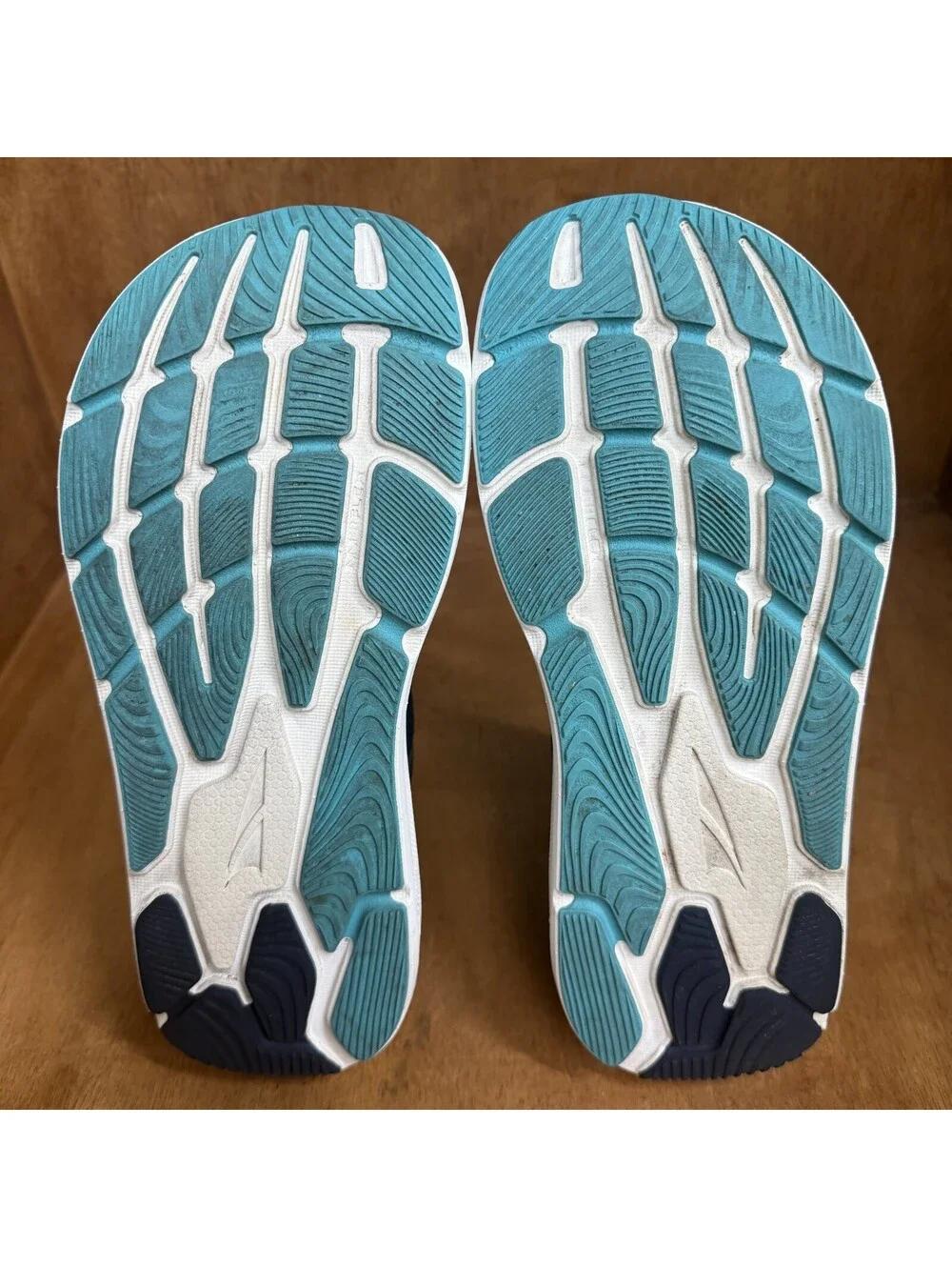 Altra Paradigm 6 Running Shoes Womens Size 10.5 Blue White Ego Max ALOA5484442